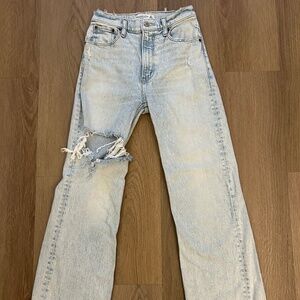 Abercrombie & Fitch High Rise 90s Relaxed Jean | 23S